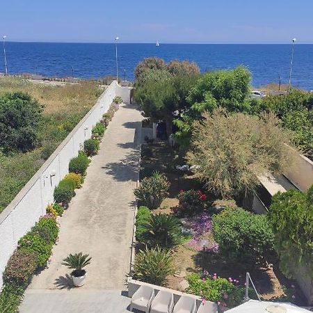 Seagull Apartments - Front And Sea View & Airport Bari Exteriör bild